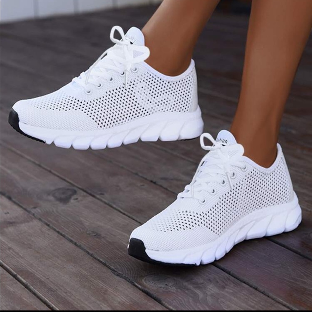 Hollow Out Lace-Up Front Running Shoes
